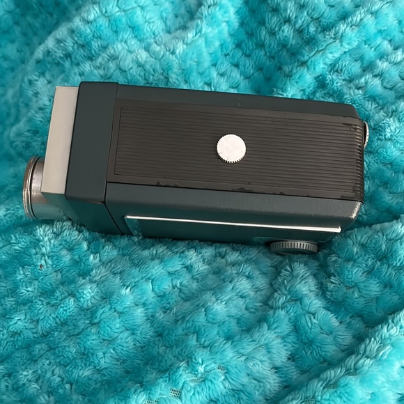 Vintage Automatic 8 Kodak Movie Camera 🎥 - Picture 4 of 10